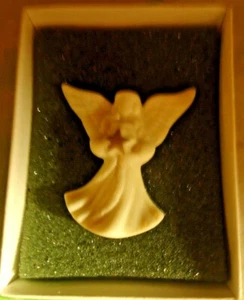 1.75" LENOX Angel Pin White with Gold Star - Picture 1 of 2