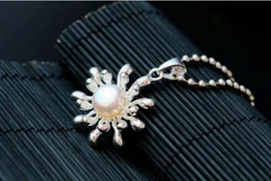 D10 Rimorchio Perle di Acqua Dolce Bianco Fiore Sole 925 Argento Sterling - Foto 1 di 4