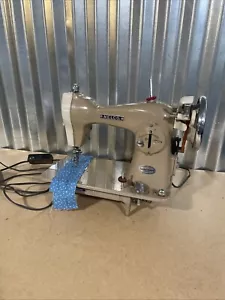 VINTAGE Nelco Sewing Machine -1 TESTED WORKS - Picture 1 of 11