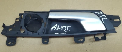 AUDI A3 8P 2007-2012 5 PUERTAS LADO PASAJERO IZQUIERDO TRASERO PUERTA TIRADOR Foto 1 de 4