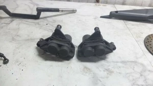 01 Yamaha FZ1 FZ 1 FZS1000 FZS 1000 Fazer Front Brake Calipers - Picture 1 of 7