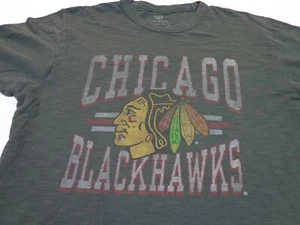 Chicago Blackhawks NHL Hockey Banner Brand T-shirt Size Medium FLAWS - Picture 1 of 7