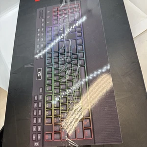 Redragon K550 RGB Gaming Keyboard, 104 Keys + 12 Macro G Keys Wired - Picture 1 of 9