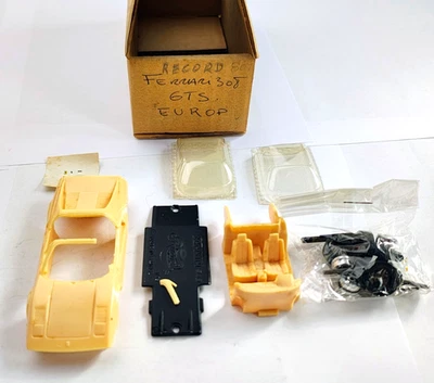 Record Ferrari 308 GTS Europa 1:43 completo con scatola no istruzioni un difetto - Immagine 1 di 4