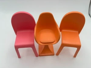 Sgabello da bar + 2 sedie ricambio casa dei sogni Barbie Barbie 2018 Mattel - Foto 1 di 10