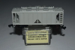 N Scale Loco-Motives 12000 Undecorated Covered Twin Bay Hopper C53842 - Picture 1 of 2