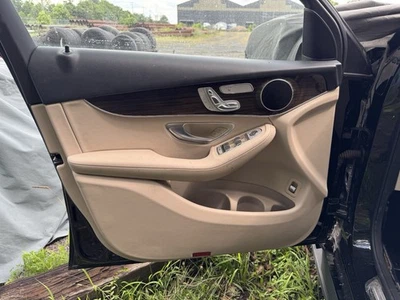 Reposabrazos panel puerta interior delantero izquierdo completo mercedes-benz glc300 Foto 1 de 4