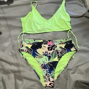 Traje de baño para mujer 2 piezas NOBO verde lima/floral L(11/13)/XL(15-17) (A260) - Imagen 1 de 5