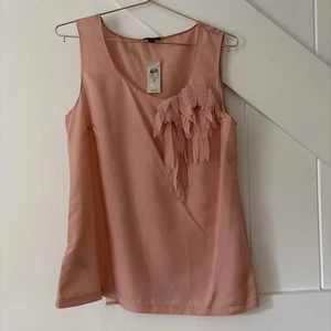 NWT Ann Taylor 100% Silk Tank Blouse Pink Size Medium Ruffle Feather Detail - Picture 1 of 11