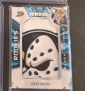 2022-23 Upper Deck Black Diamond Rookie Team Logo Jumbo Lukas Dostal #RTL-LD - Picture 1 of 1