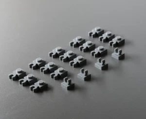 Piezas LEGO: 19x Plate Modified w/ Clip, Dark Bluish Gray (del modelo 10341) - Imagen 1 de 1