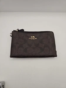 Brown Pebble Coach Double Zip Wristlet - No Wristlet Strap - Bild 1 von 21