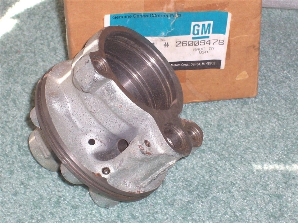 GM Steering Pump_Hose Housing Chevrolet_GMC Truck 1989-1988 NOS - Image 1 of 1