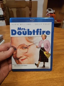 Mrs. Doubtfire (Blu-ray Disc, 1993, Widescreen) Robin Williams,Sally Field VG! - Foto 1 di 1