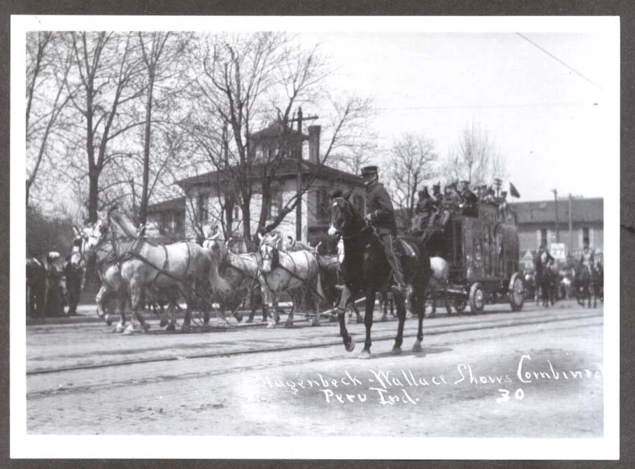 Desfile circo Hagenbeck Wallace Perú EN foto #1 Foto 1 de 1