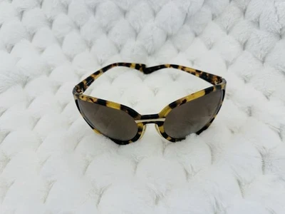 Bonitas gafas de sol para dama Prada SPR 22V 68-20 ojo de gato Foto 1 de 4