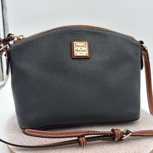Borsa a tracolla Dooney & Bourke blu navy con cupola in pelle di ciottoli - Foto 1 di 17