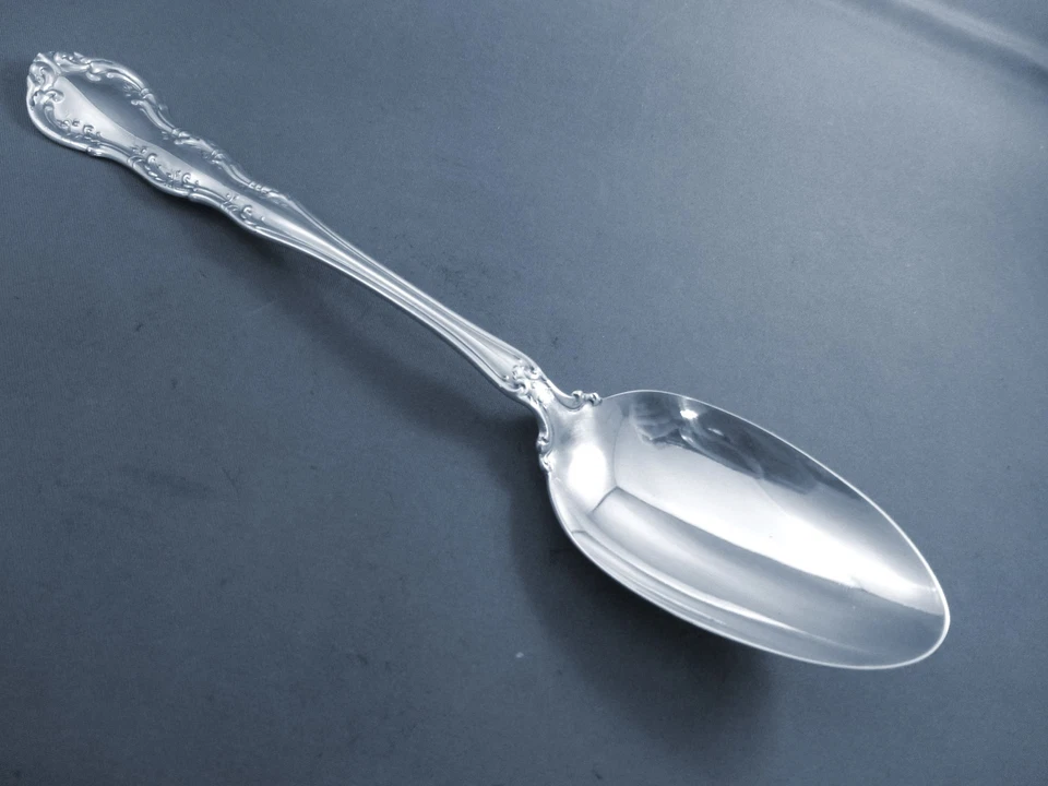 Cuchara para servir de mesa antigua Atlanta también conocida como Irving de Wallace (marca antigua) Foto 1 de 2