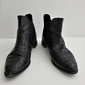 Stuart Weitzman 8.5 M Navy Blue Croco leather ankle boots booties SW 83111.FS - Picture 1 of 4