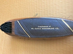 F5 Vintage Kleiderbürste Schuhlöffel mit Holzgriff St. Cloud Rendering Co. USA  - Bild 1 von 5