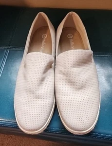 Zapato sin cordones informal Bella Vita para mujer color topo Brienne II Pin, talla 12WW - Imagen 1 de 9