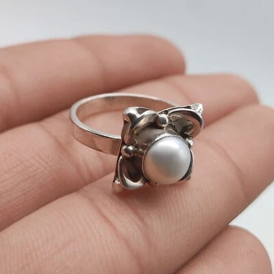 Anillos pequeños hechos a mano de plata de ley 925 con perlas todos los tamaños disponibles Foto 1 de 4