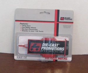 Remolque Die-Cast Promotions escala 1:50 plataforma plana rojo en tarjeta - Imagen 1 de 4