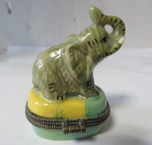Elephant Trinket Box - Porcelain with metal hinge - Picture 1 of 8