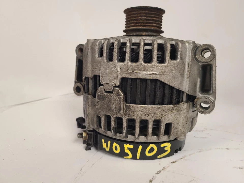 Alternador usado se adapta a: Mercedes-Benz Mercedes clase s 221 2008 tipo S550 AWD a través de Foto 1 de 4