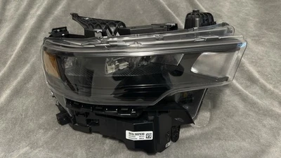 Lámpara de faros LED RH derecha lado pasajero Dodge Ram 1500 2025-202668666442AA Foto 1 de 4