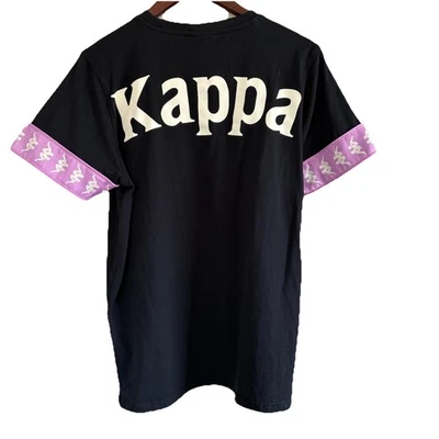 Camisa Kappa Para Mujer Grande Negra Camiseta Púrpura Manga Detalle Deletreado en la Espalda Foto 1 de 4
