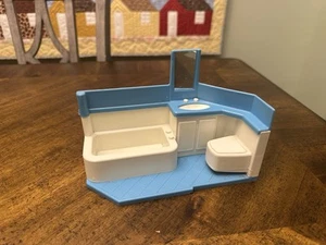 Vintage Little Tikes Puppenhaus mit blauem Dach blau weiß Badezimmer Ersatzstück - Bild 1 von 2