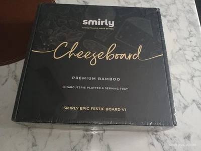 Juego de tabla de queso y cuchillo de bambú SMIRLY tabla de charcutería grande. Nuevo. Nuevo en caja Foto 1 de 3