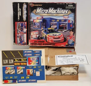 1999 Micro Machines JEFF GORDON PERFORMANCE HEADQUARTERS Winners Circle neu geöffnet - Bild 1 von 9