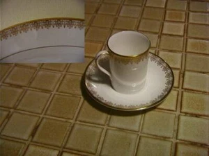 Royal Doulton - Gold Lace - Coffee Can / Saucer - Picture 1 of 1