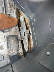 1993 Ford Laser Genuine Jack #B467 - Picture 1 of 12