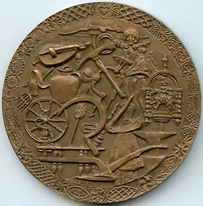 MEDAGLIA BRONZO FRANCESE MUSEO NAZIONALE ARTI E TRADIZIONI POPOLARI 81MM 286G - Foto 1 di 2