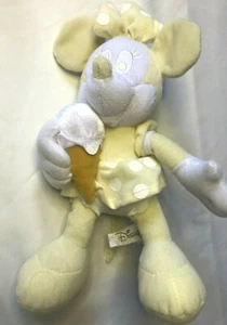 Peluche Disney Sega Amarillo Mickey Mouse Sabor del Mes Vainilla - Imagen 1 de 3