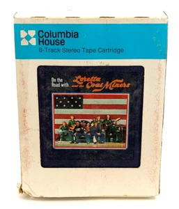 On The Road with Loretta & the Coal Miners 8 Track Tape Cartridge 1976  LLT-1001 - Imagen 1 de 6