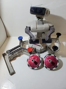 Nintendo NES R.O.B. ROB Robot Operating Buddy With Accessories (Battery Tested) - Picture 1 of 8