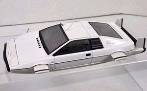 Autoart James Bond Lotus Submarine scala 1/18 pressofuso - Foto 1 di 21