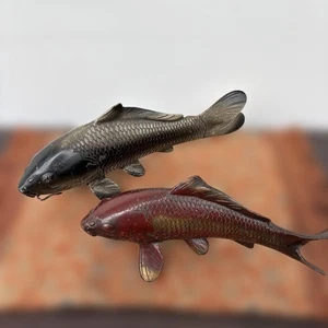 Karpfen Metallstatue 8,6 & 7,8 Zoll Breite Japanische Metallarbeit Figur Fisch Paar - Bild 1 von 13