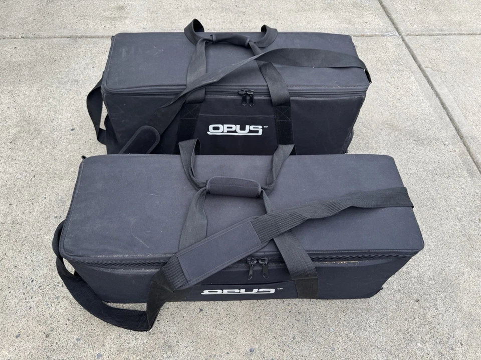 5 PCS OPUS PRO OPL-L150/5 Reflectors/5 Tripods/4 Umbrellas/Bulbs in 2 Bags, Used Foto 1 de 4