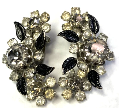 Hermosos pendientes vintage con clip de punta de 1,25" de diamantes de imitación plateados de hojas negras Foto 1 de 4