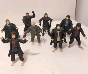 ToyBiz Lord of the Rings There and Back Again 5 Figure Gift Pack + 3 bonus Figs - Picture 1 of 24