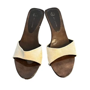 Plataforma de madera beige con logotipo tejido St John talla 8,5 euros 39 - Imagen 1 de 13
