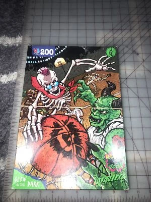 Goosebumps Glow In The Dark MB Puzzle 200 Pc Complete Rare Space jam KO Horror V - Image 1 of 4