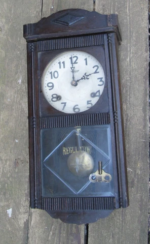 Vintage / Antique Small 19" Regulator - Needs Work Cover