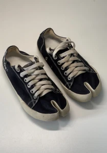 maison margiela womens tabi low top sneakers in black size 36 - Picture 1 of 8