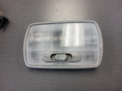 Luz de mapa interior domo Honda Civic SEDAN 2001-2005 FABRICANTE DE EQUIPOS ORIGINALES  Foto 1 de 2